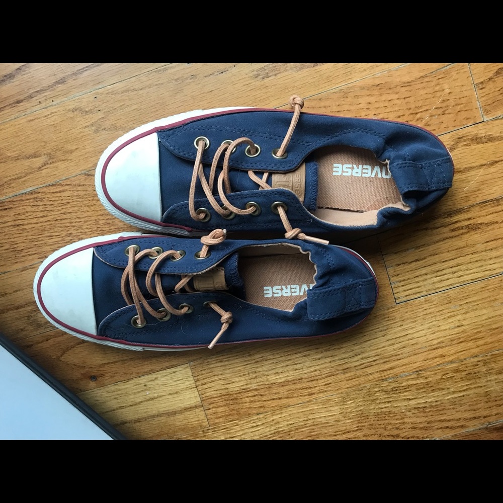 Converse- Women’s Size 6 (Men’s size 4)